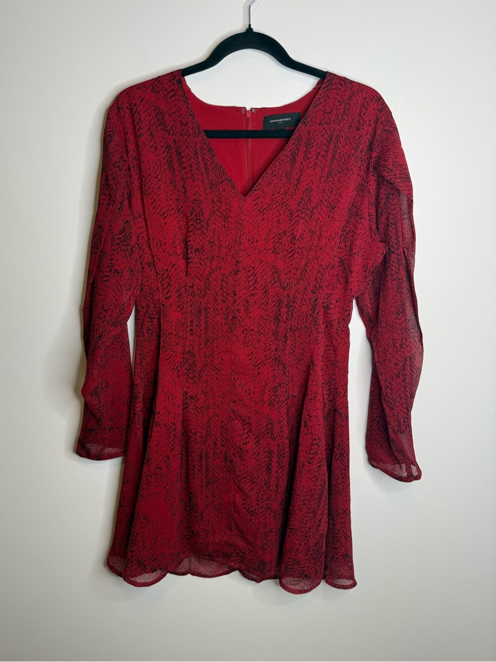 Banana Republic Red V-Neck Long Sleeve Dress size 8